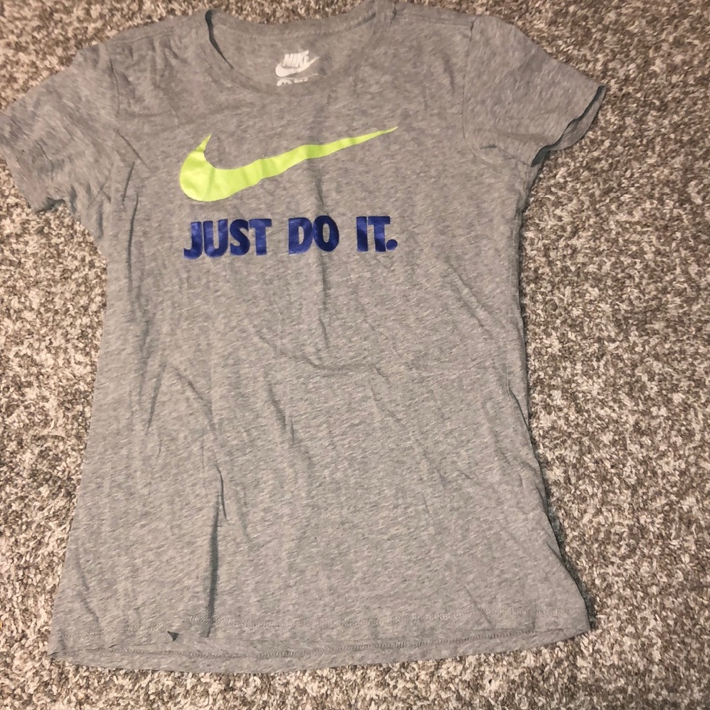 Nike t shirt